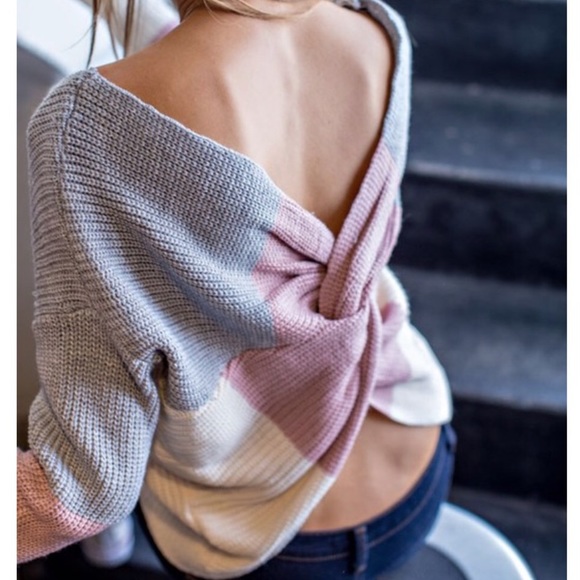 Sweaters - ✨ Color Block Twisted Back Sweater